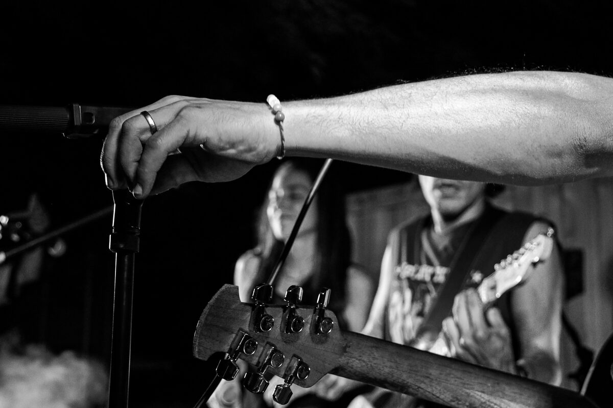 Live guitar